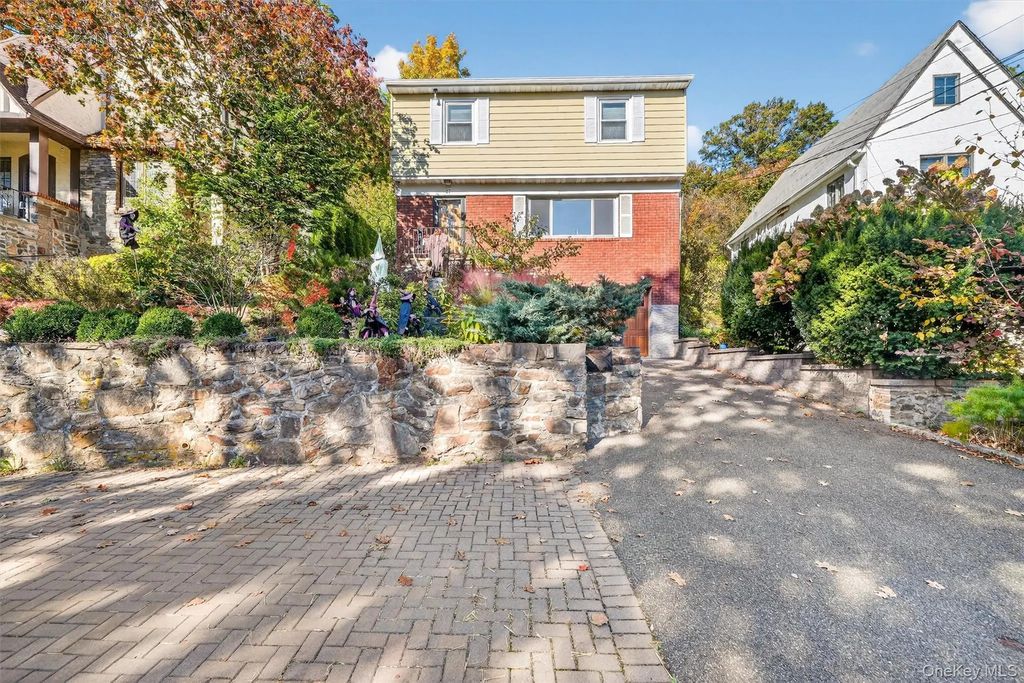 25 Avondale Road, Yonkers