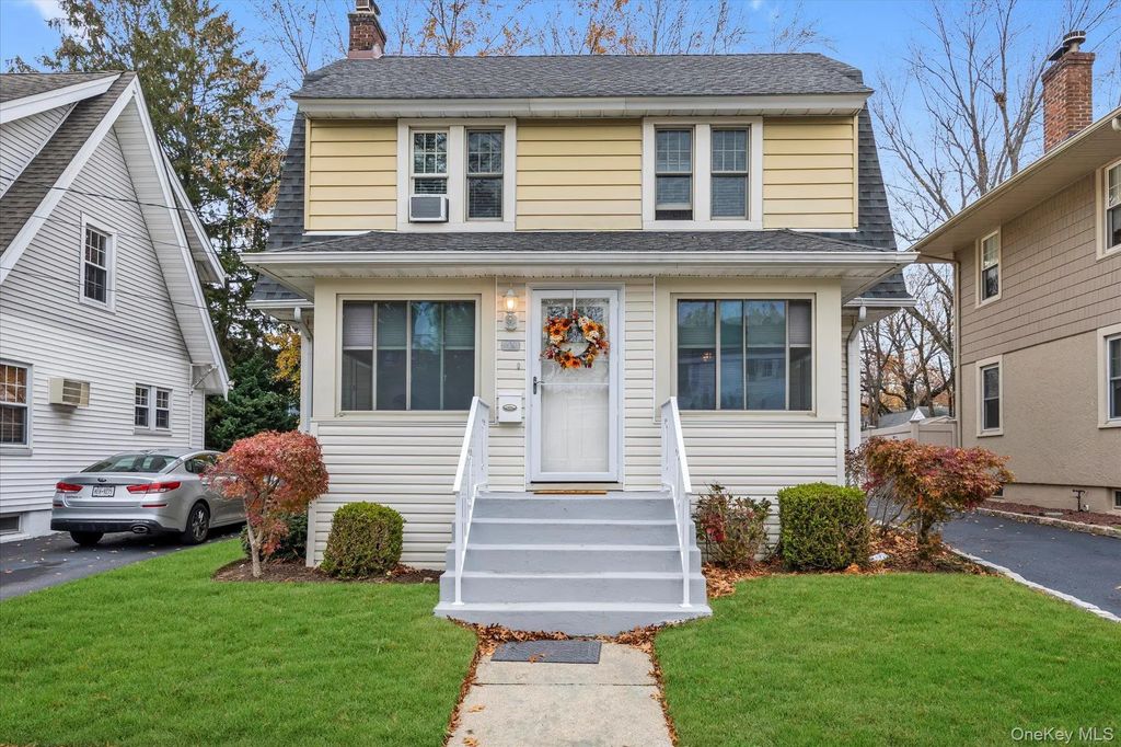 100 Nassau Avenue, Malverne