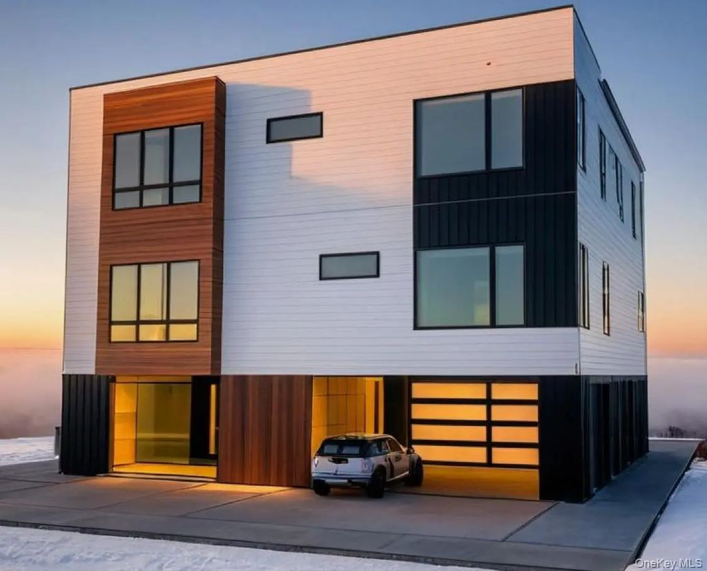 3668 Naomi Street, Seaford