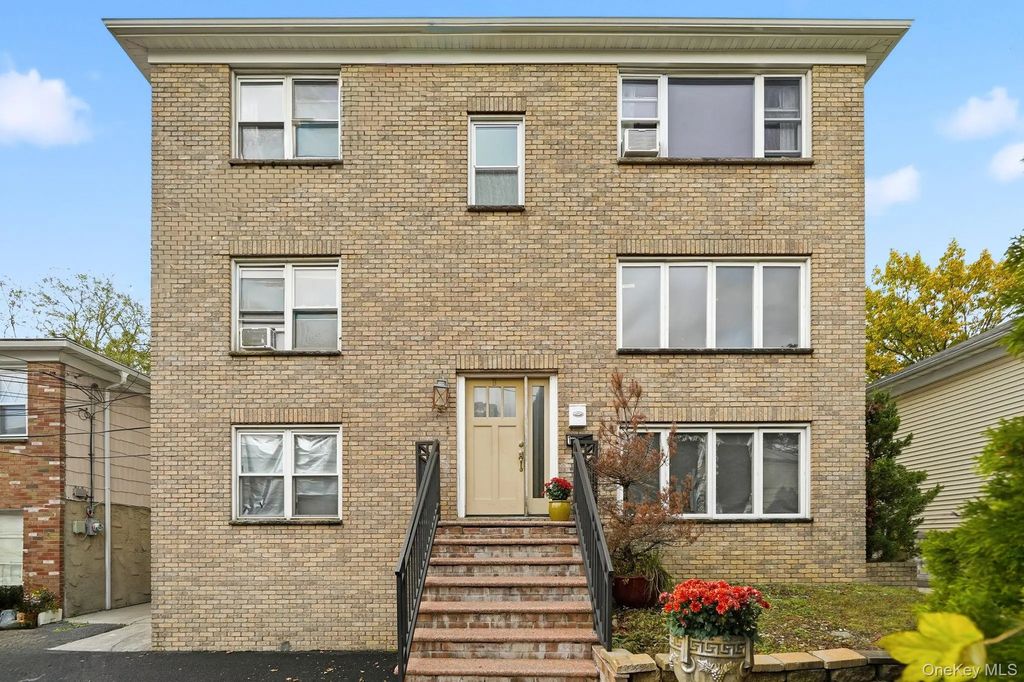 8 Elicar Terrace, Yonkers