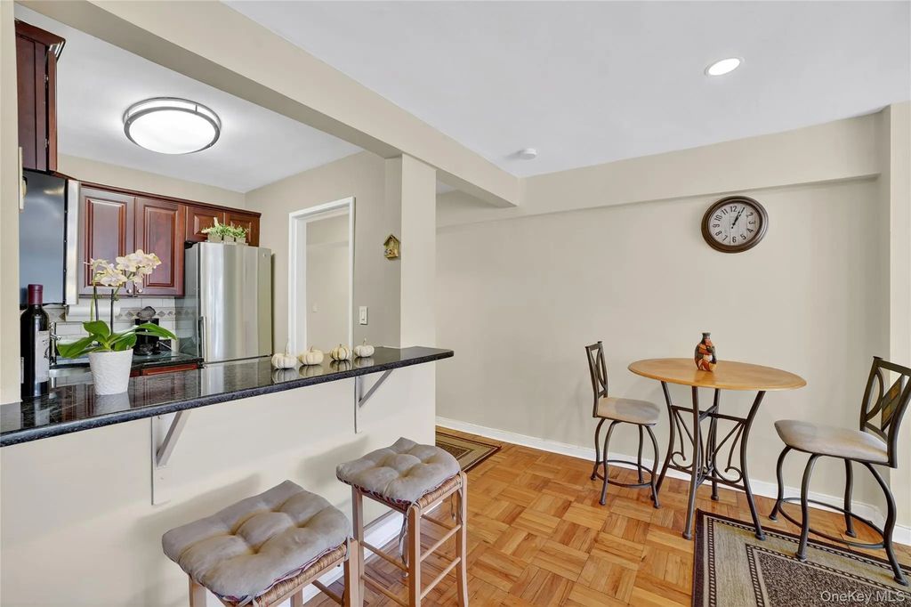 10 Old Mamaroneck Road # 4k, White Plains