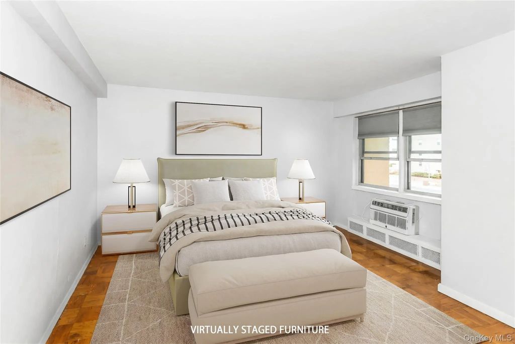 25 Neptune Boulevard # 2e, Long Beach
