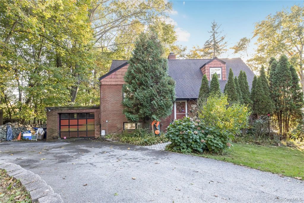 15 Wayne Way, White Plains