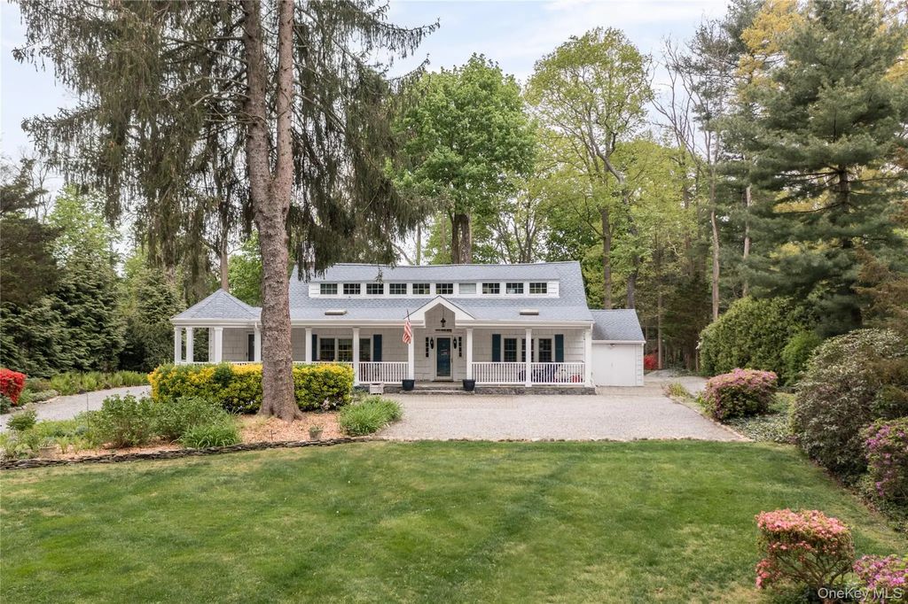 32 Hicks Lane, Old Westbury