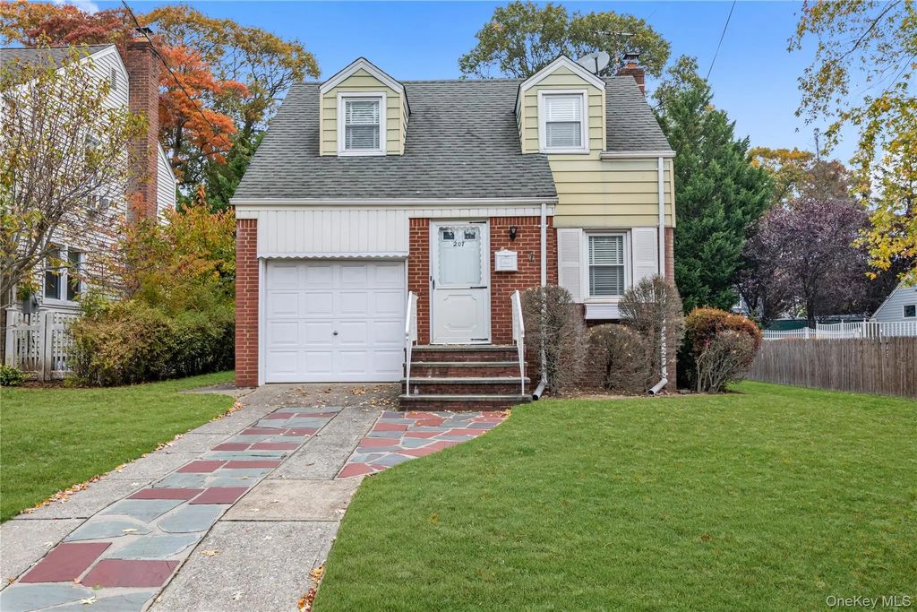 207 Motley Street, Valley Stream