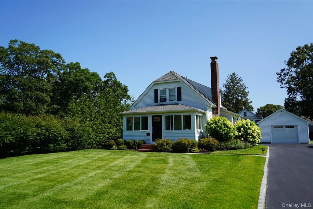 24 Pegs Lane, Riverhead