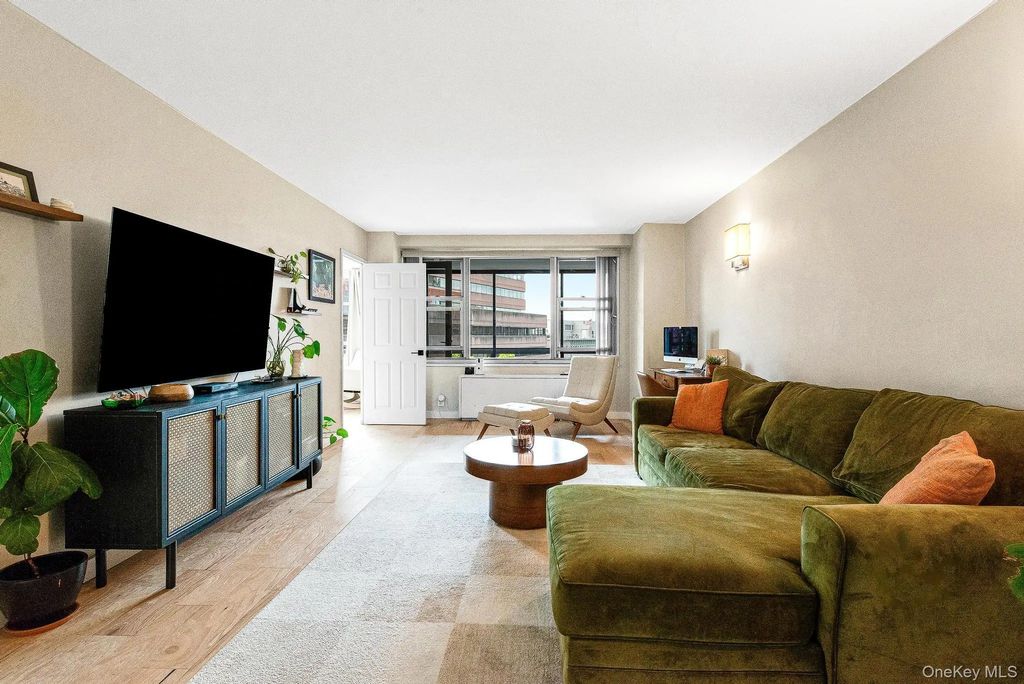 70-25 Yellowstone Boulevard # 6t, Forest Hills