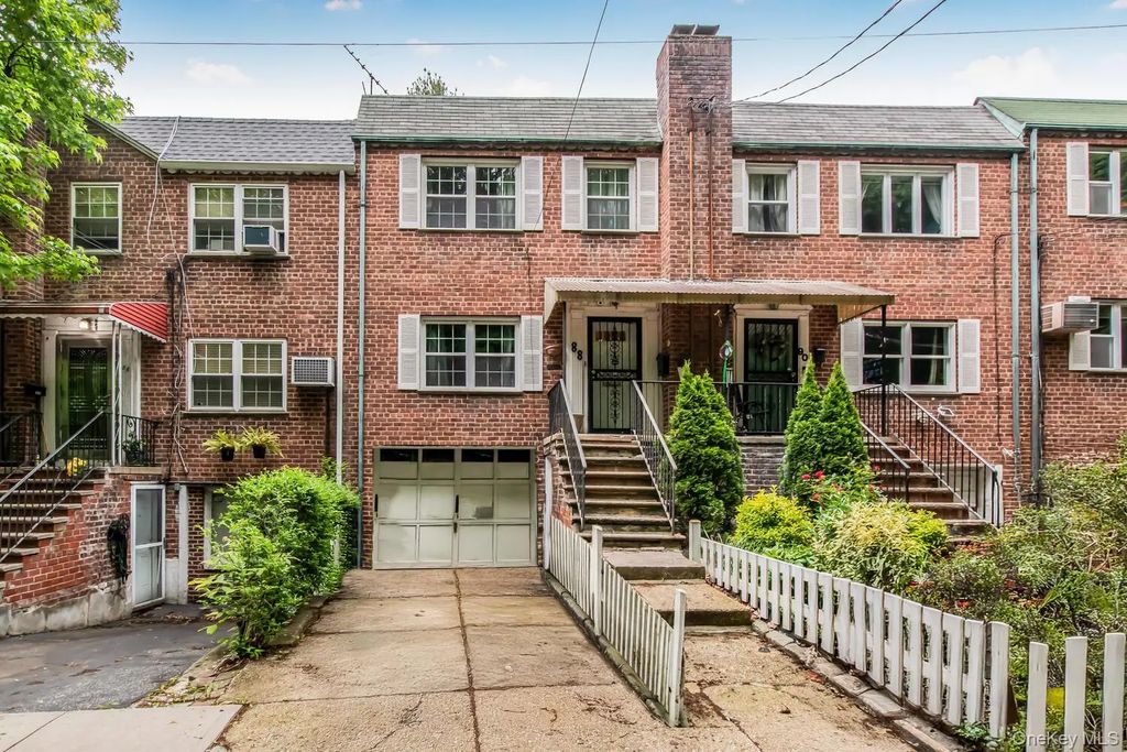 88 Parkway North, Yonkers