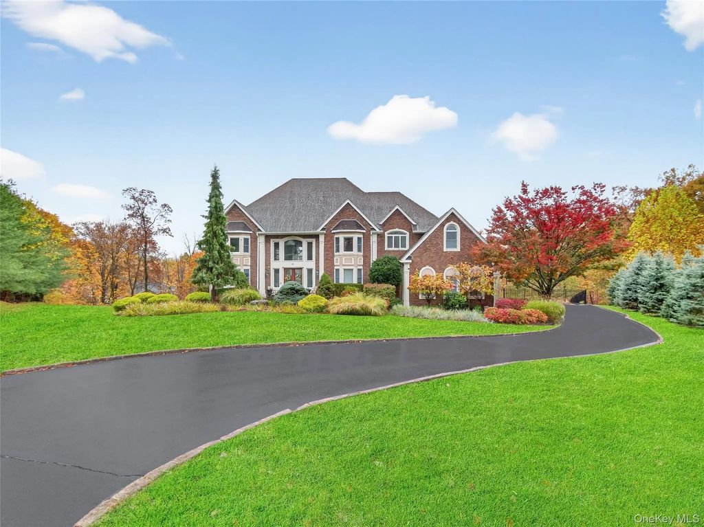15 Beaver Pond Court, Stony Point