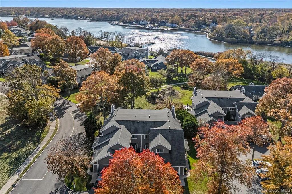 414 Lindsay Lane, Moriches