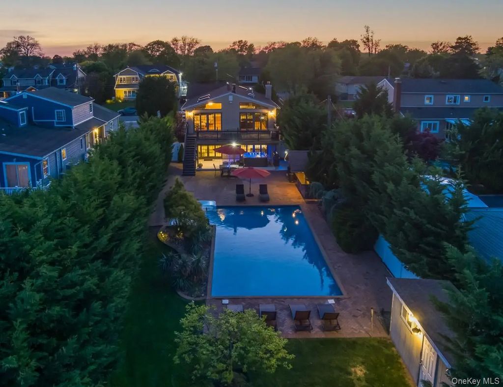 135 Ocean Avenue, Massapequa
