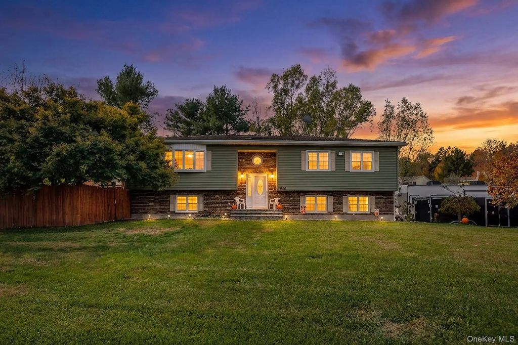 1 Four Winds Drive, Lagrangeville