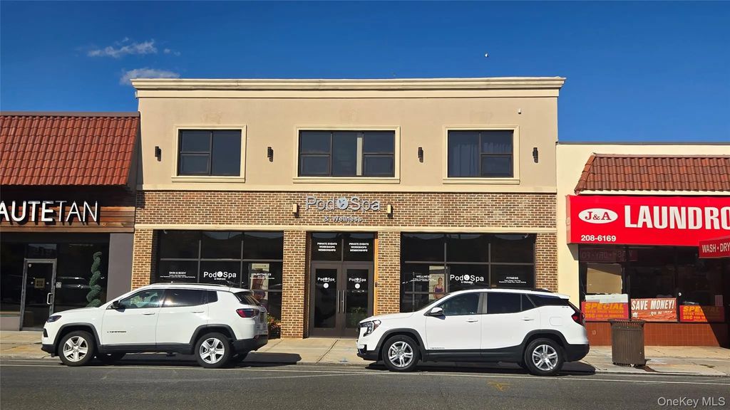 221-223 E Park Avenue, Long Beach