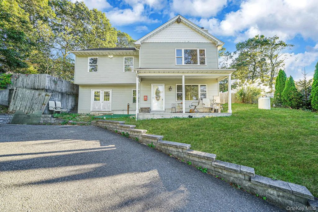 97 Locust Drive, Rocky Point