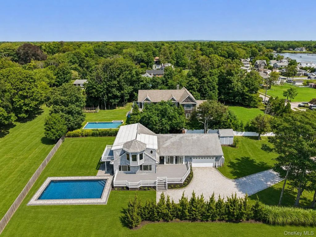 140 Ocean Avenue, Center Moriches