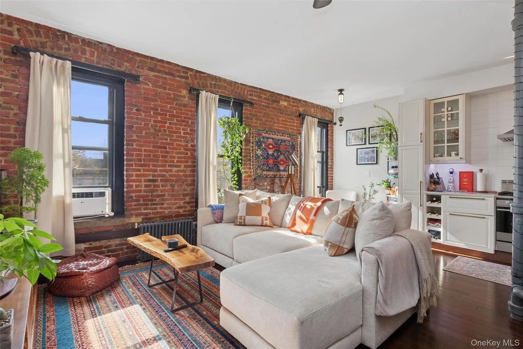 8374 Talbot Street # 6f, Kew Gardens