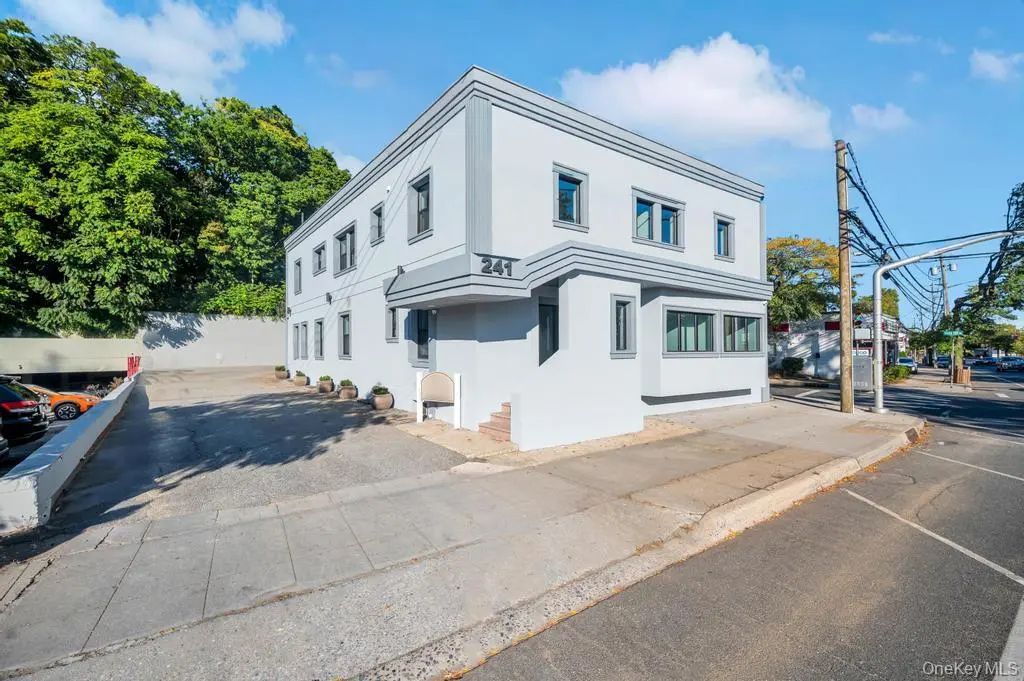 241 E Shore Road # 1st Fl, Great Neck