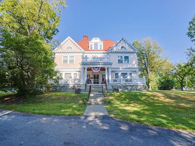 236 High Street, Monroe
