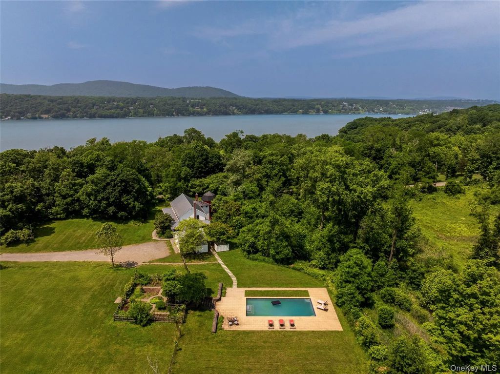 243 Morton Road, Rhinebeck