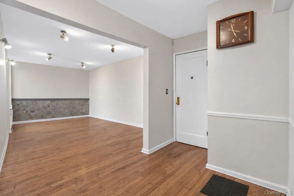 84-35 Lander Street # #2b, Briarwood
