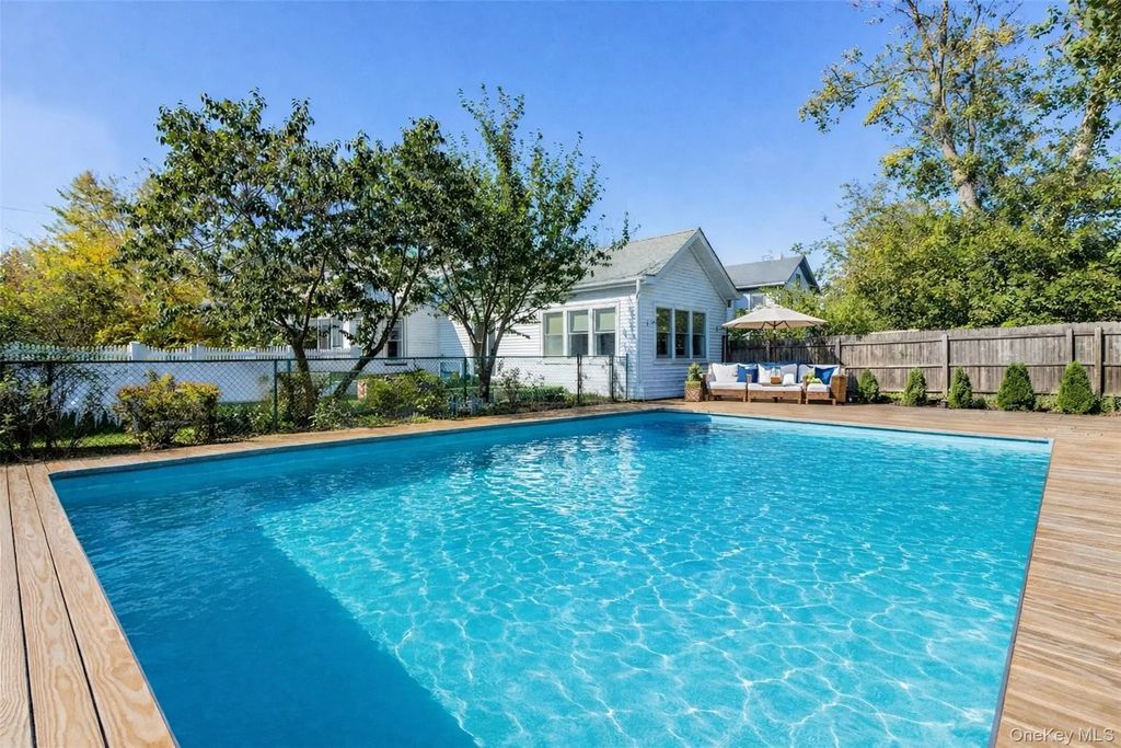 312 5th Avenue, Greenport