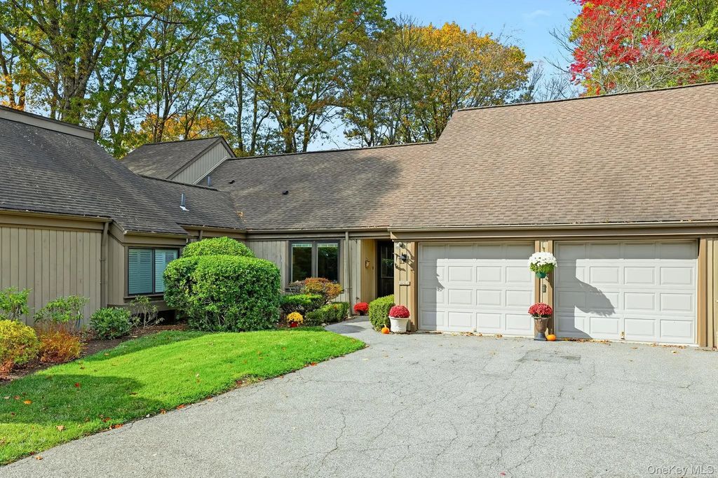 370 Heritage Hills Hills # B, Somers