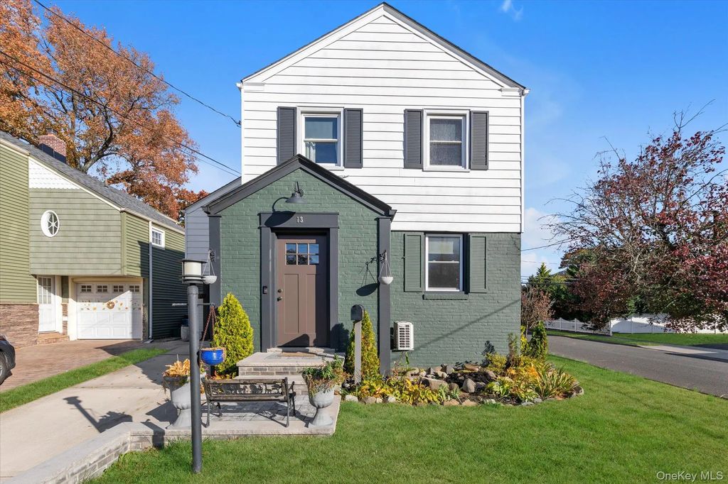 13 Gotham Street, Valley Stream