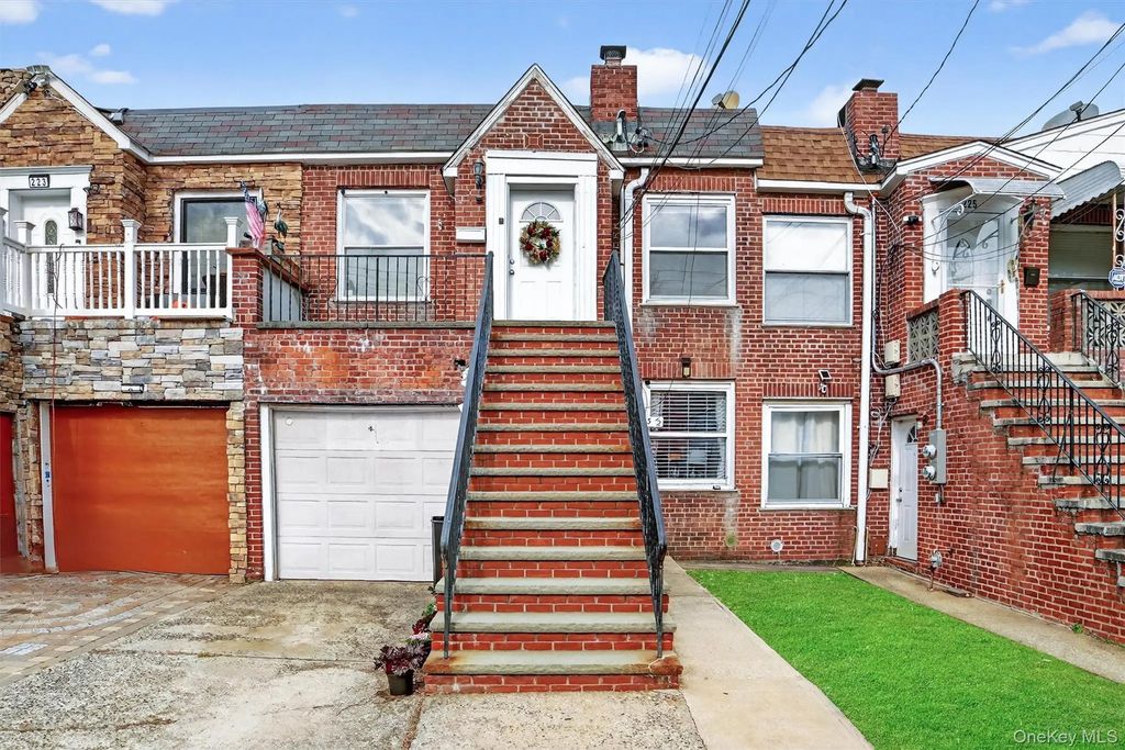 223 1/2 Delano W Avenue, Yonkers