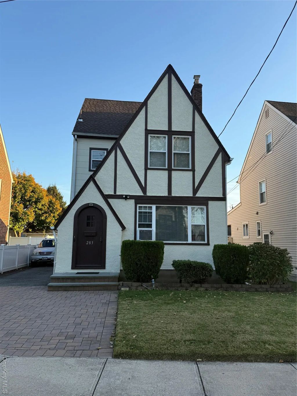 283 Houston Avenue 1st Floor, Mineola