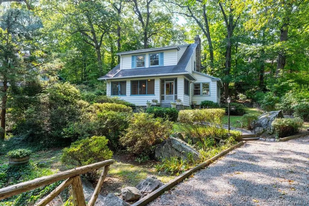 40 Pine Brook Drive, Larchmont