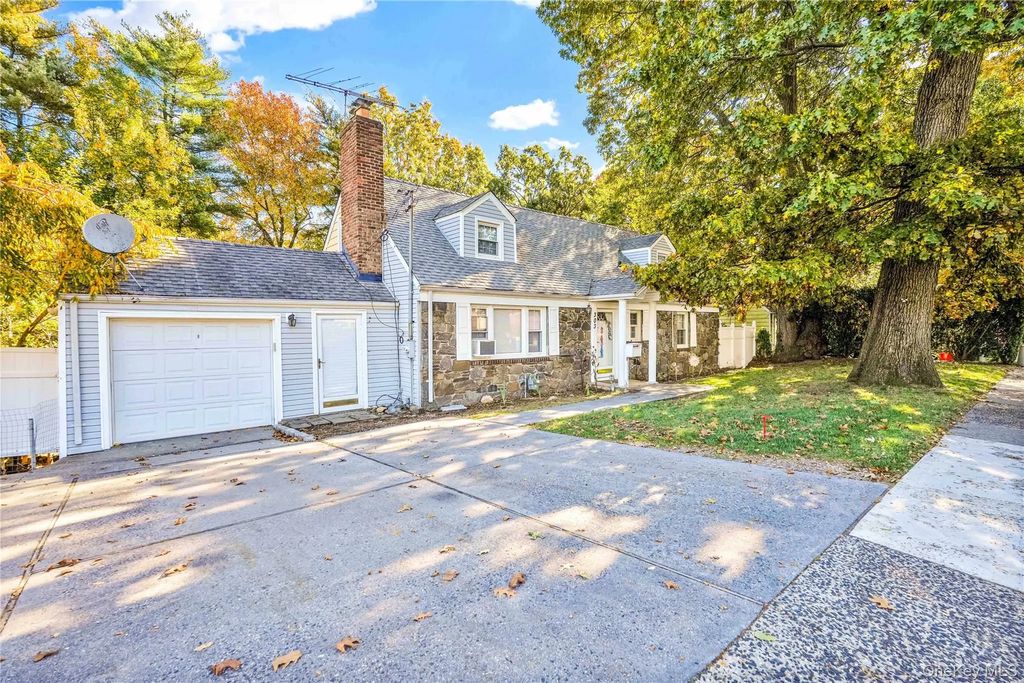 303 Nassau Boulevard, West Hempstead