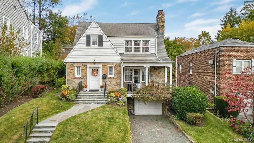 21 Huntington Drive, Yonkers