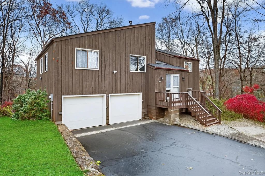 42 Maple Moor Lane, Cortlandt Manor