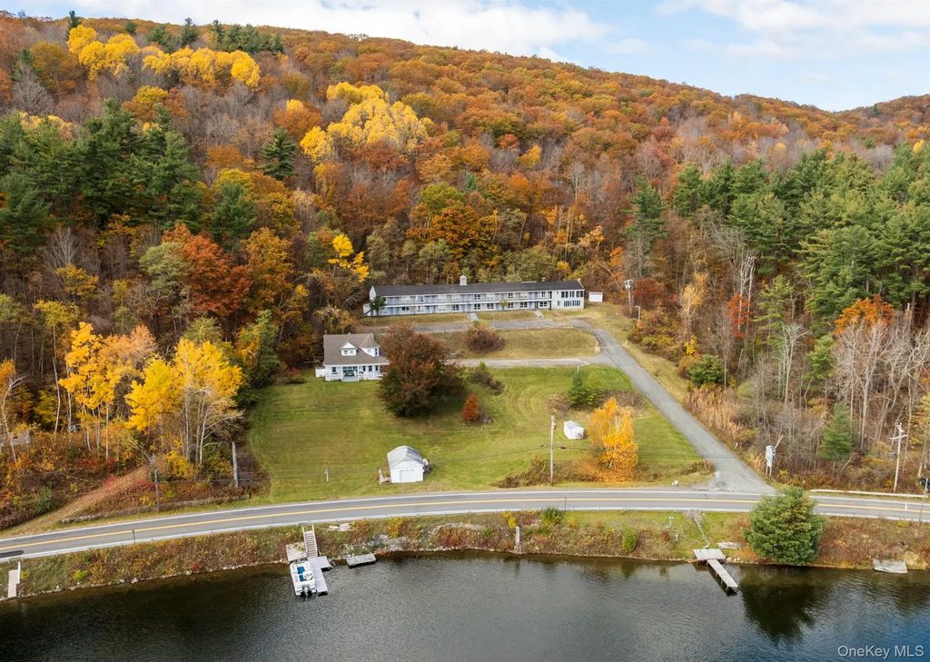 165 Queechy Lake Drive, Canaan