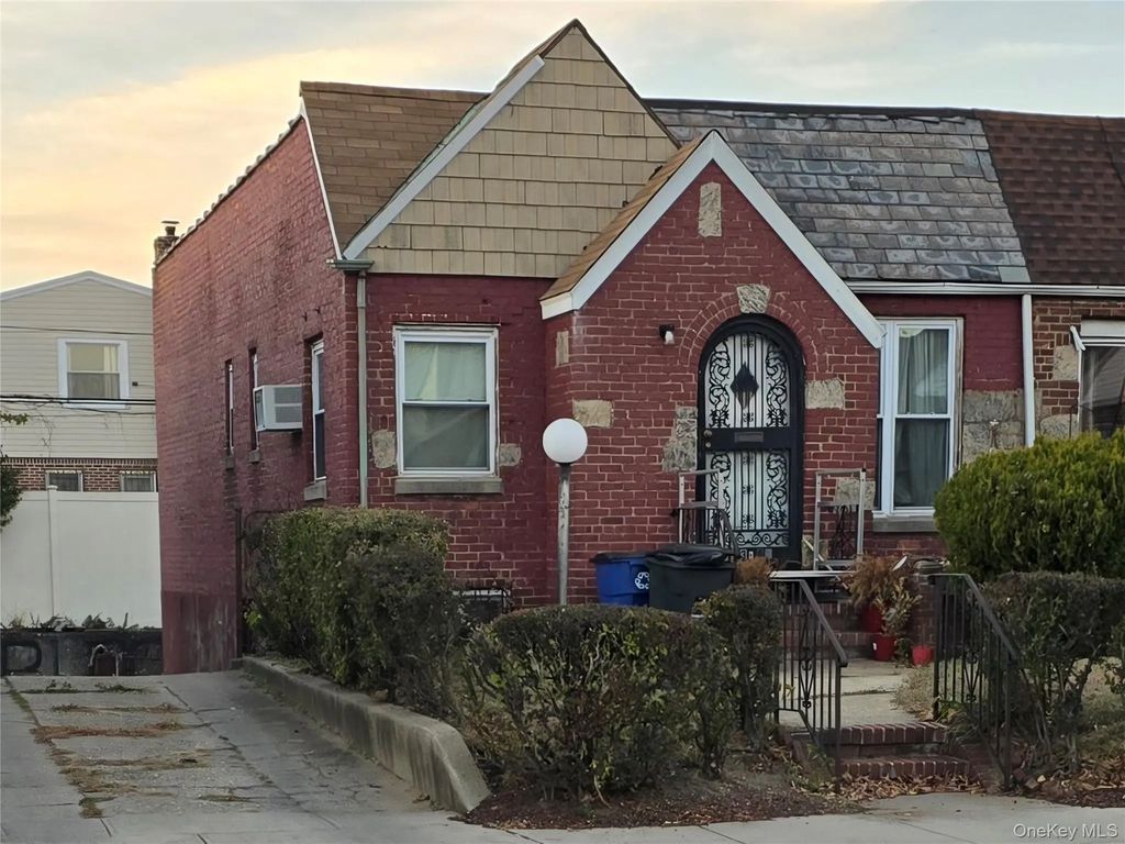 183-67 Dunlop Avenue, Saint Albans