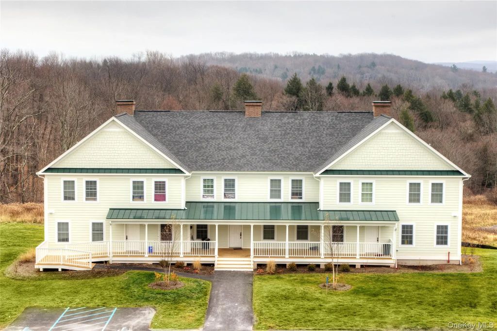 19-23 Greenway Lane, Fallsburg
