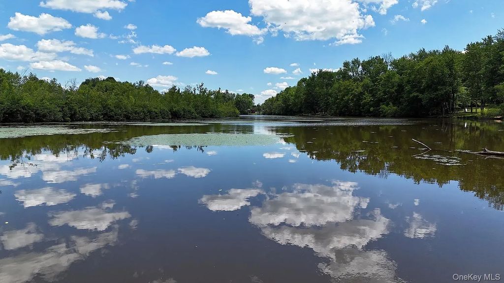 Blackberry Lake Road, Jeffersonville