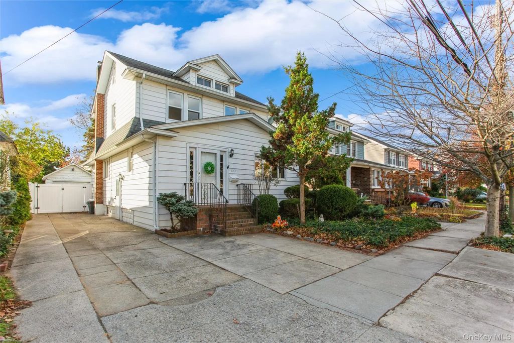 60 Harvard Avenue, Lynbrook