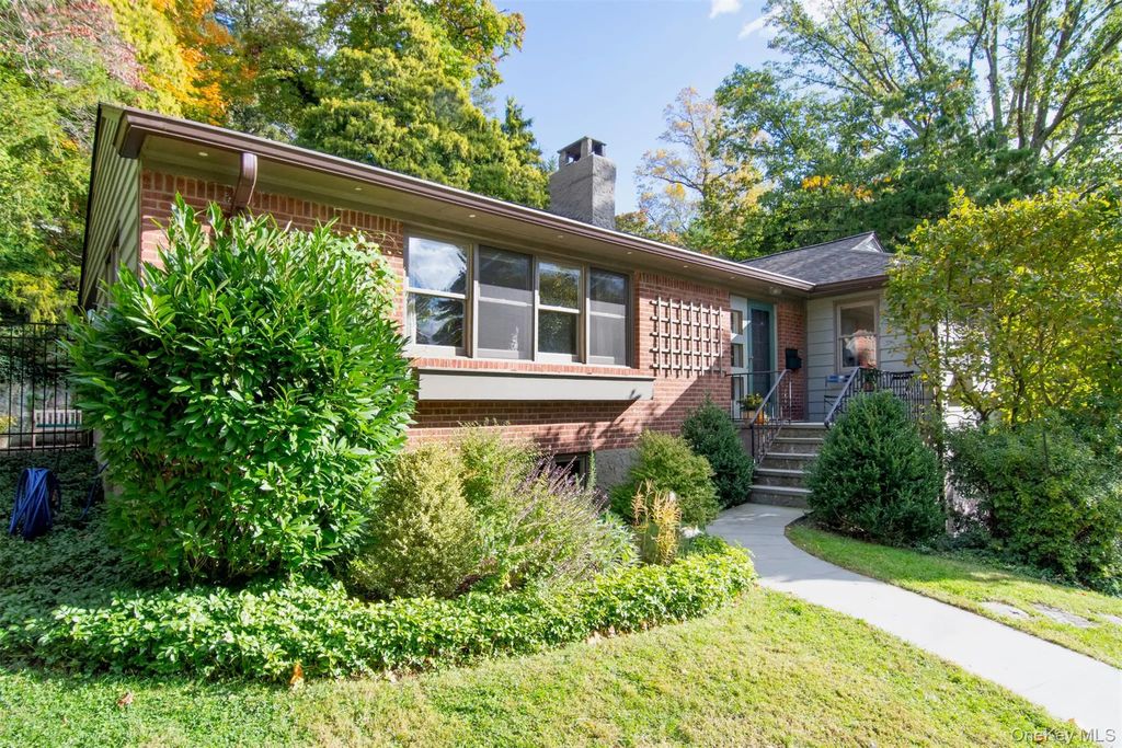 72 Magnolia Drive, Dobbs Ferry