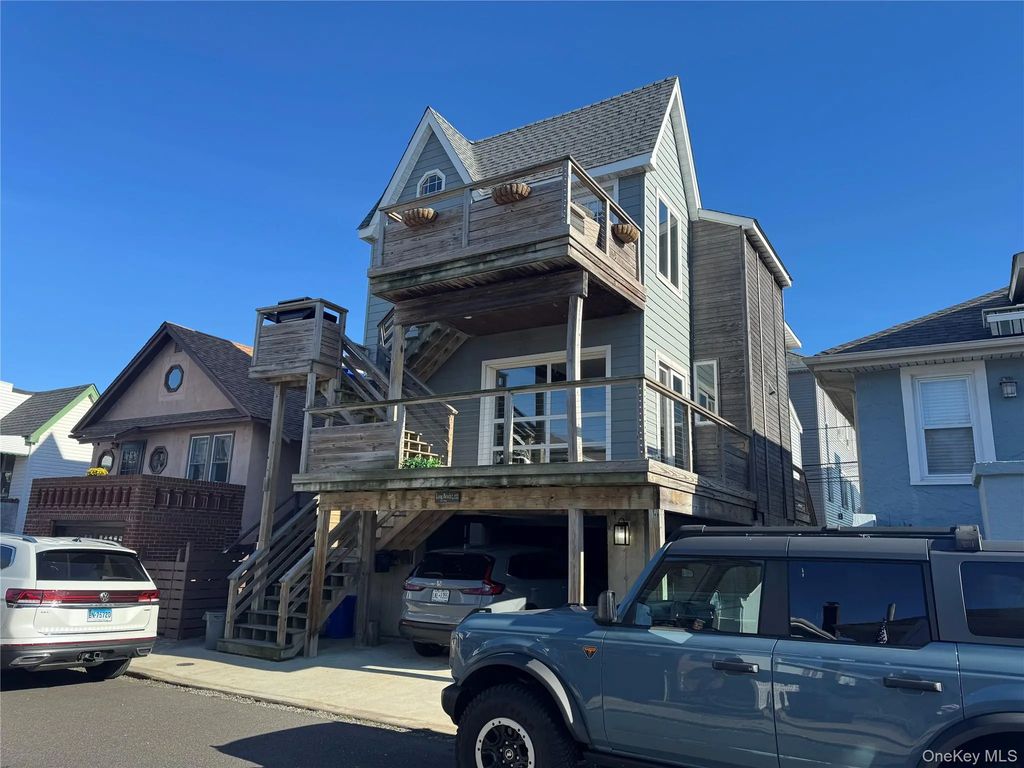 72 Kentucky Street, Long Beach