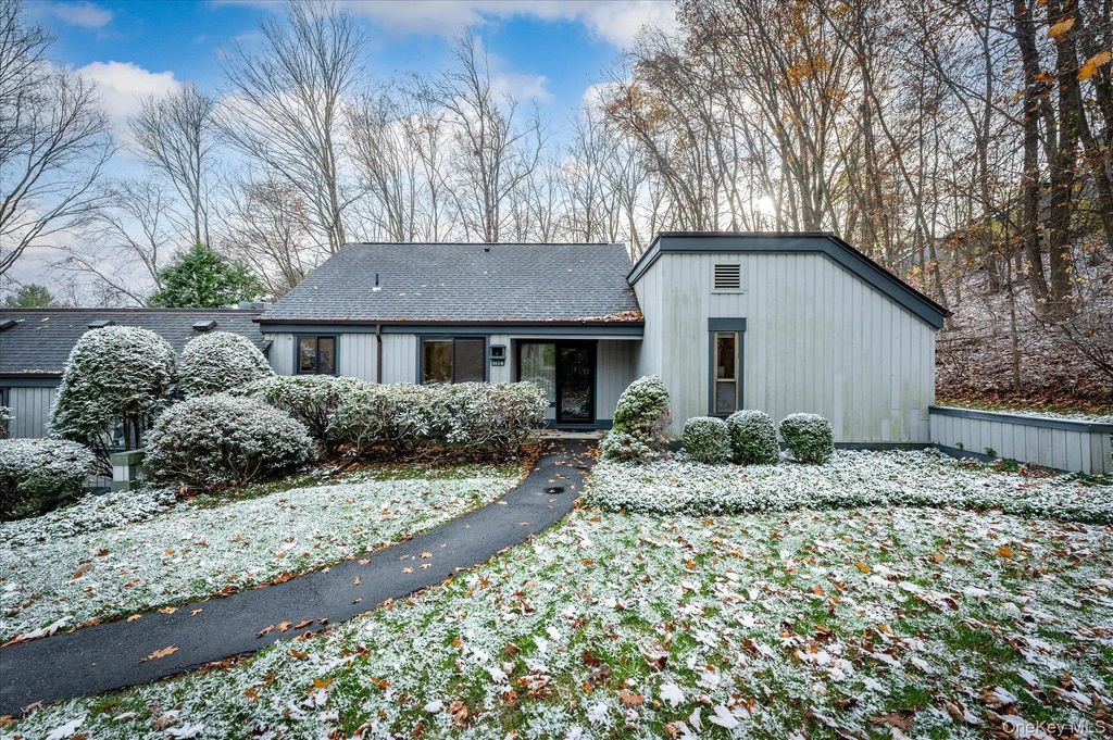 262 Heritage Hills # B, Somers