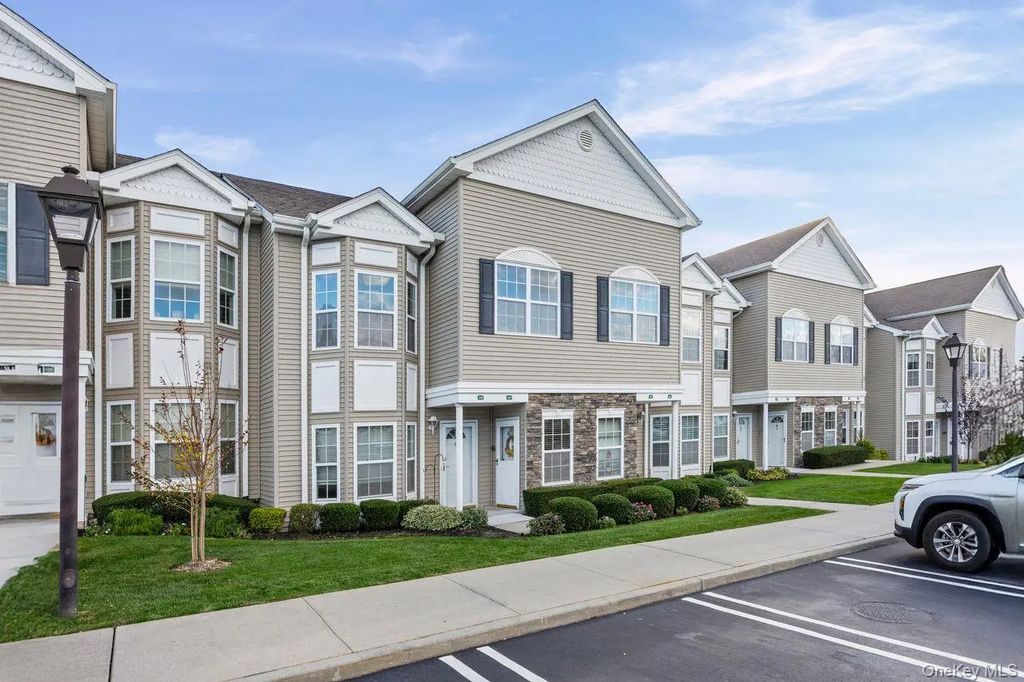 419 Autumn Drive, East Meadow