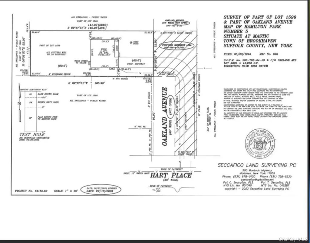 45o Oakland Avenue, Mastic