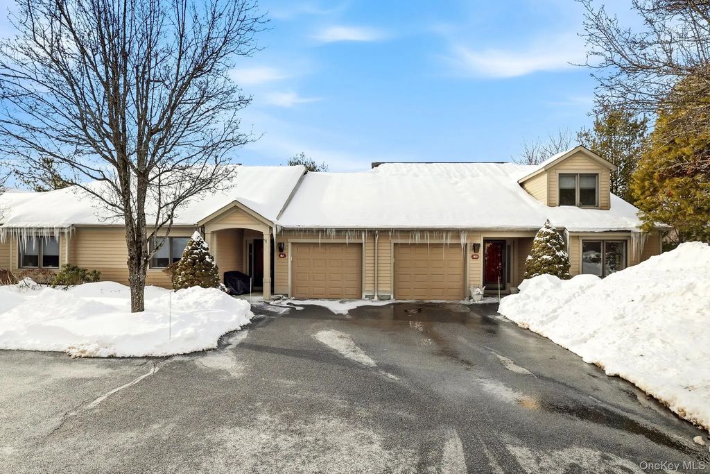 882 Heritage Hills # D, Somers