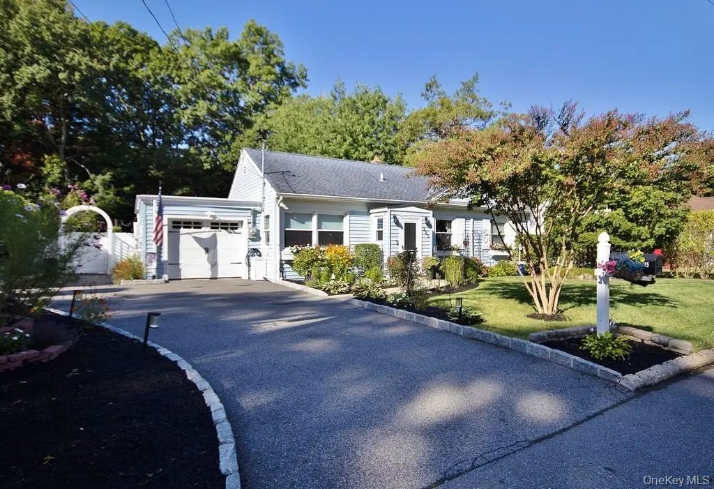 325 County Center Road, White Plains