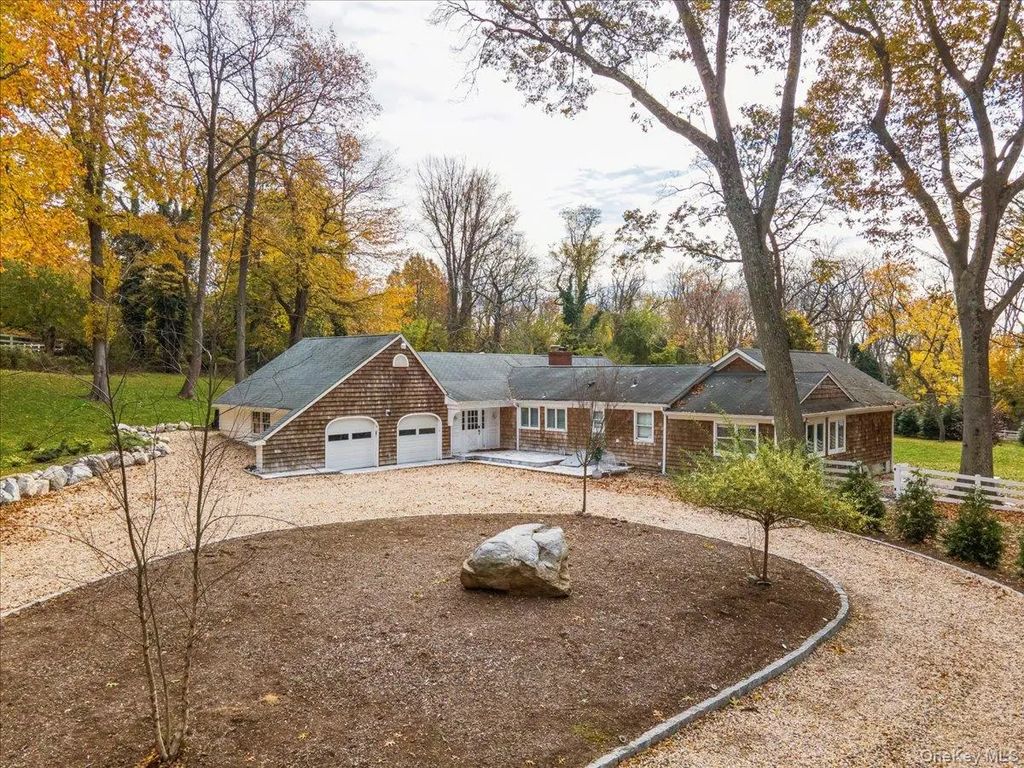 117 Locust Lane, Northport