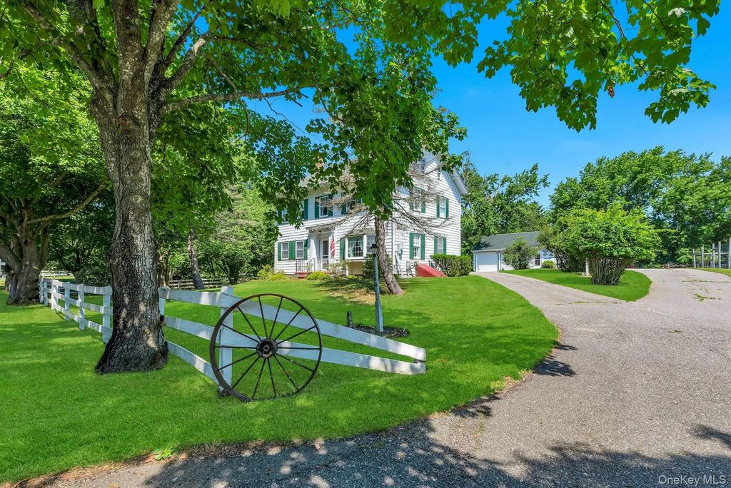 1760 Albertson Lane, Greenport