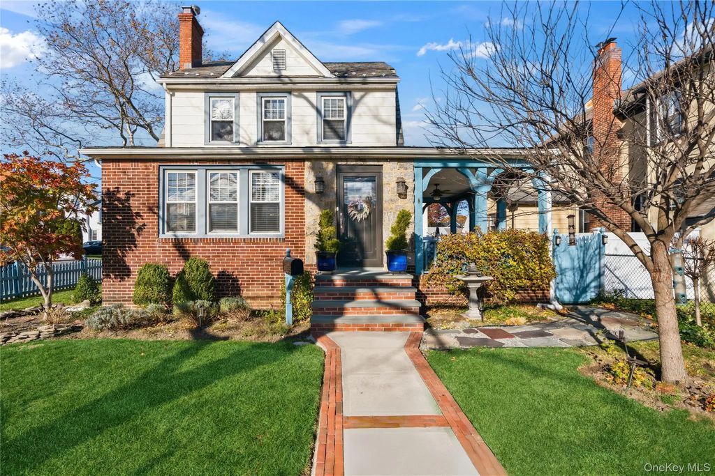 115 Wicks Lane, Malverne