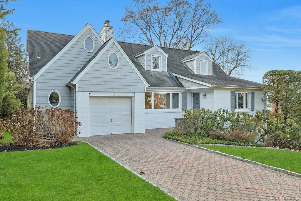 12 Cross Hill Road, Eastchester