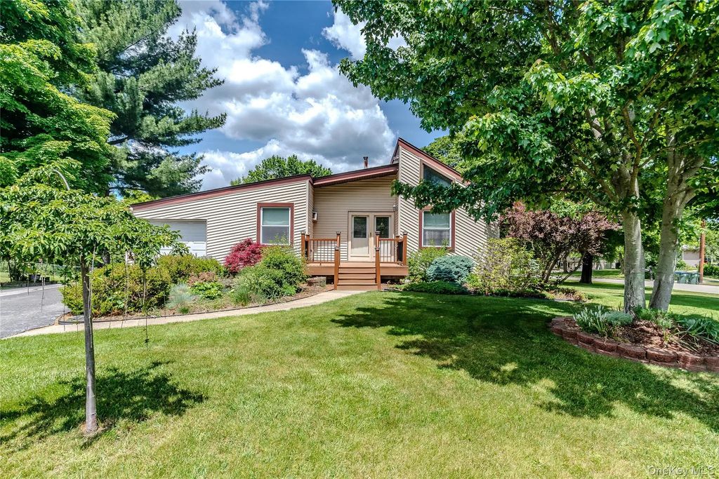 20 Cherrywood Drive, Goshen